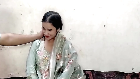 Indian teen chick with a cute face and sexy ass is a great whore