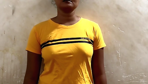 Amateur indian porn video with a beautiful babe 18+