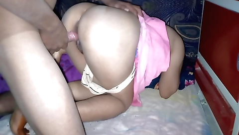 Webcam sex video showing an awesome brunette with a fat ass