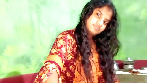 Indian slut with huge ass and a sexy face in hd pov video