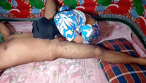 Indian milf enjoys oral sex with boyfriend in hd video