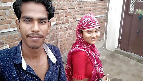 Indian chick getting nailed and cumming in the outdoor