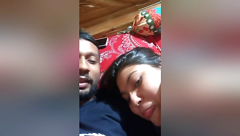 Amateur brunette couple shows us their sexy lovemaking