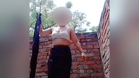 Indian girl masturbating in the bathroom solo video