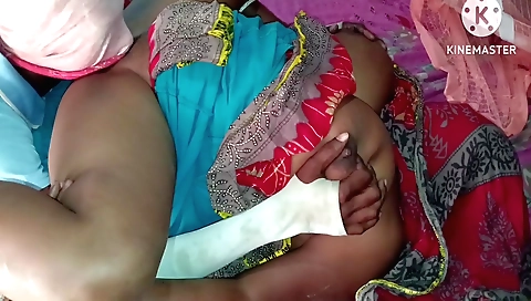 Desi Bhabhi Ne Kele Se Chudai Karvai Bahut Maja Aaega