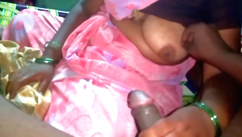 Indian brunette gets a creampie during a phone call