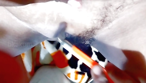 Desi girlfriend fucks in a kinky amateur threesome video