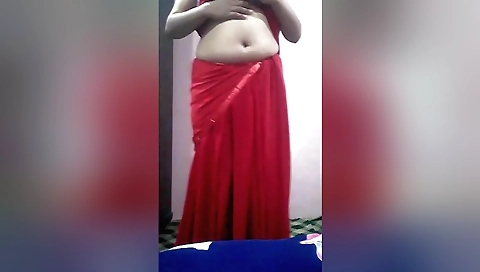 Indian girl gets horny and does not stop masturbling