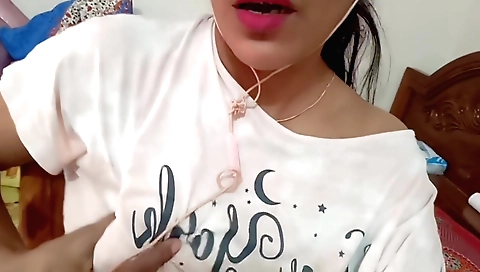 Hot brunette 18+ girl masturbates with her favorite vibrator