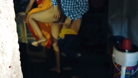 Indian naked housewife video shows her getting naked