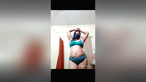 Chubby amateur brunette showing ass on webcam video