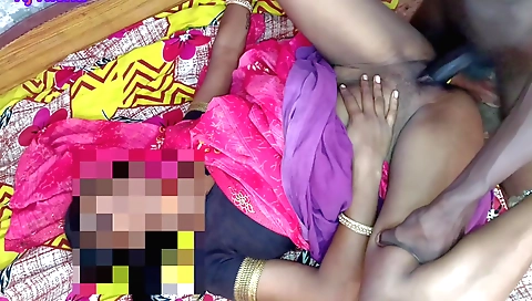 Indian brunette babe gets naked and shows her face