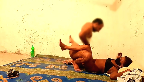 Busty indian brunette babe shows off her curves 023