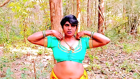 Busty Indian hussy with natural body gets fucked outdoors