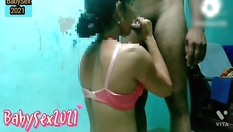 Indian girl with a shaved pussy gets banged in a webcam vid