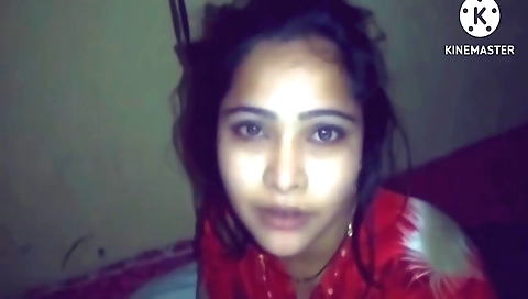 Amateur brunette getting fucked in bed in amateur video