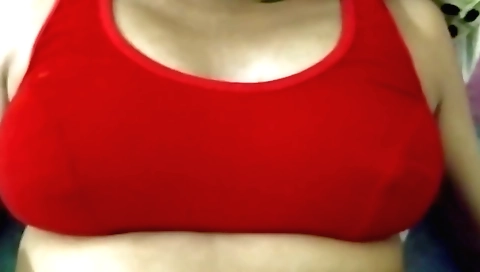 Girl is penetrated by a guy in an amateur porn video