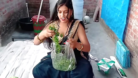 Indian girl with a round booty fucked by room rental boss