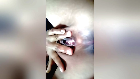 Amateur porn video with a brunette girl who likes to fuck her ass