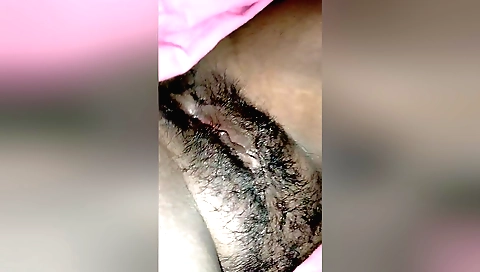 Indian babe sucks dick and gets her pussy deep in it