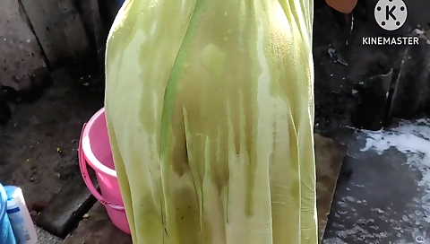 Amature solo chick with natural tits undress naked