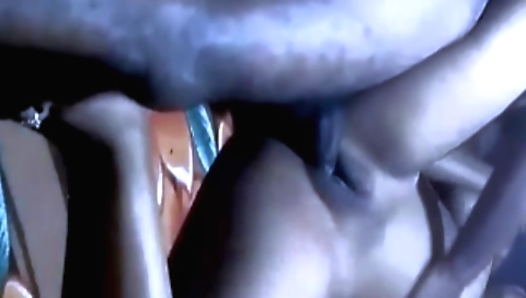 Indian girlfriend enjoys her boyfriend's morning sex