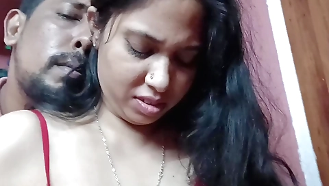 Indian teen swallows cum in amateur deepthroat vid