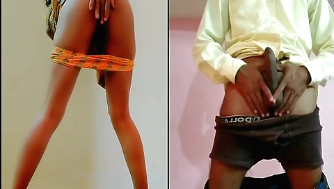 Indian girl shows her beautiful body in a homemade video