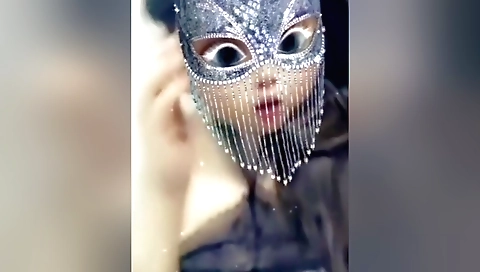 Amateur brunette with a nice ass and a sexy outfit