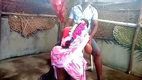Very hot amateur indian porn video with a very hot action