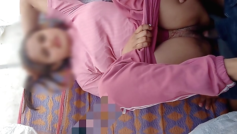 Desi girl gets a deep penetration in her tight pussy