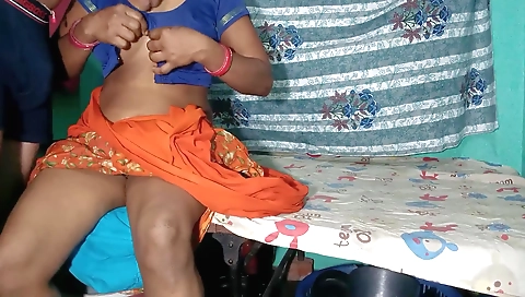 Indian wife gives a blowjob to a guy she found at the house