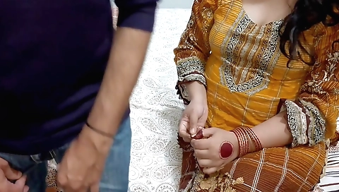 Amateur girl with big boobs is cumming on her stepmom