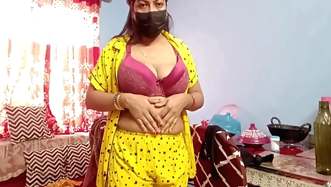 Indian girl with a nice pair of hairy breasts fucks