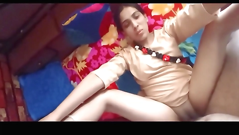 Indian amateur fuck video with a hot brunette girl