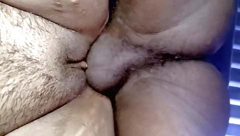 Indian girl gets her shaved pussy fucked in amateur video