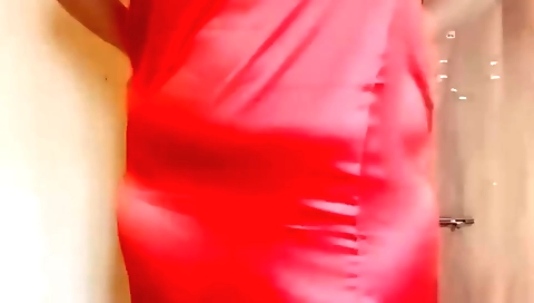 Busty brunette with juicy ass in homemade solo vid