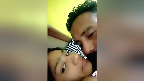 Chocolate amateur woman enjoys sex in front of webcam