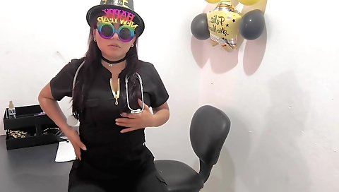 Solo female amateur porn video with a brunette babe