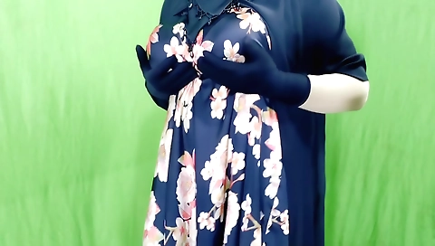 Amateur indian housewife in a sexy solo video filmed