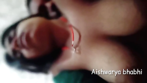 Indian slut is getting banged in her homemade porn vid