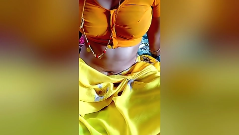 Indian woman gives a wonderful blowjob and rides a dick