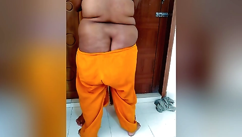 Busty amateur amateur brunette has fun with a large dildo