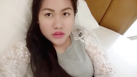 Indian brunette caught in her cam video by her man