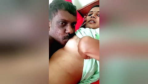 Indian milf 18+ gives her sweet pussy fucked in front of cam