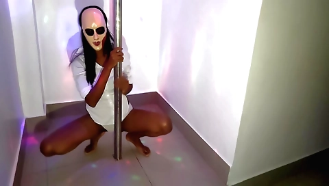 Indian brunette with a big ass is making solo porn videos