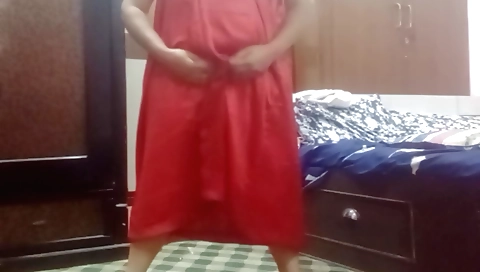 Stunning girl fucks on her own in homemade solo video