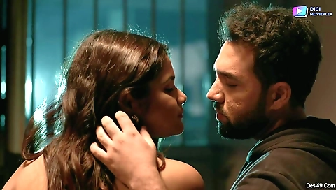 Brunette milf sucks dick and gets her pussy penetrated