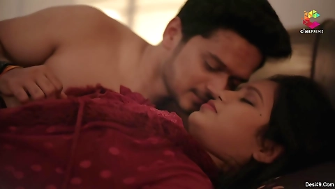 Cute brunette with a nice round ass is on the internet