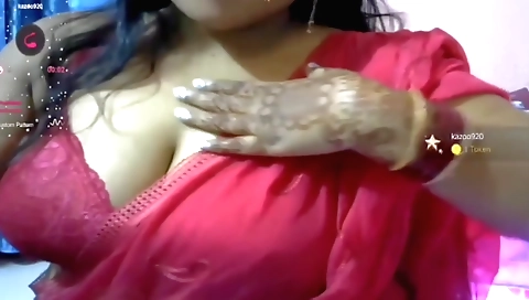 Chubby indian brunette shows off her body on webcam